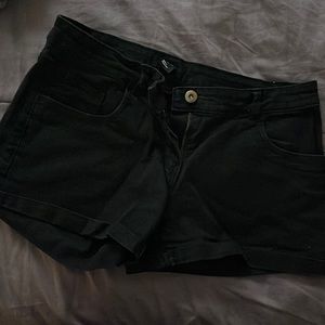 Mid ride shorts